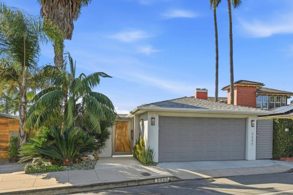 5680 Dolphin Place Villa